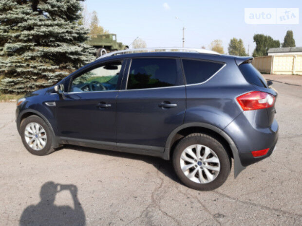 Форд Куга 2010 року Ford Kuga 2010 року
