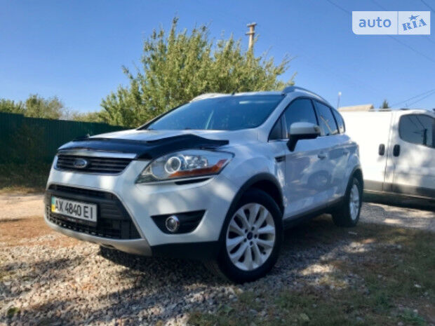 Ford Kuga 2010 года