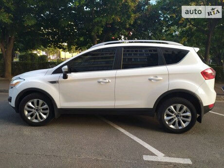 Ford Kuga 2012 года