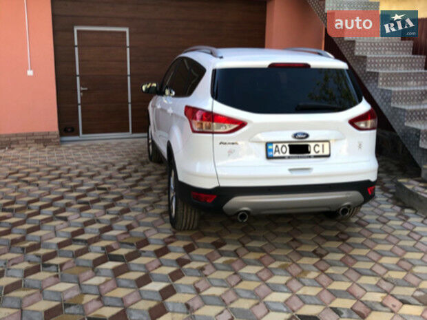 Ford Kuga 2014 року