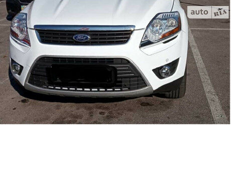 Ford Kuga 2011 року