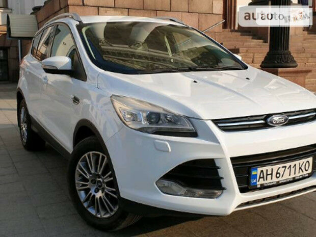 Ford Kuga 2013 года