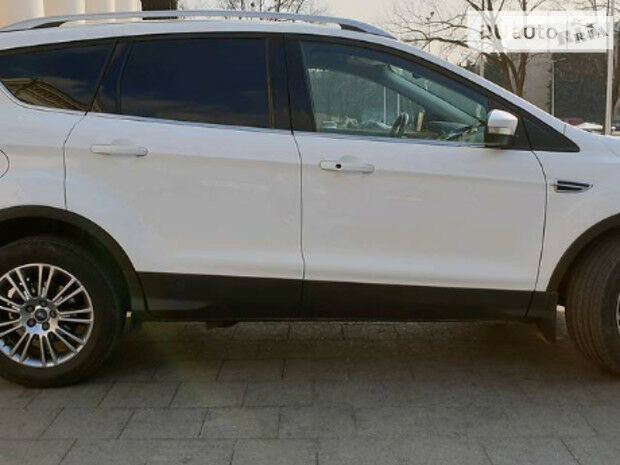 Ford Kuga 2013 года