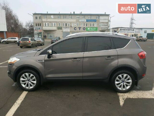 Ford Kuga 2012 года