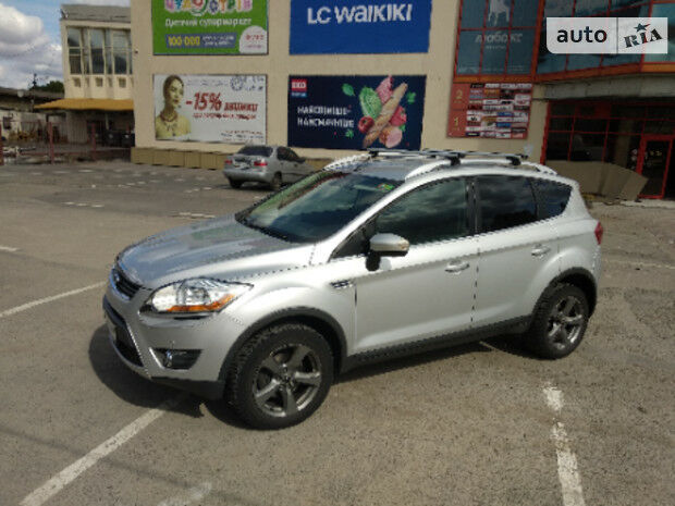 Ford Kuga 2011 года