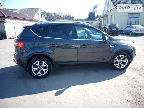 Ford Kuga 2011 года