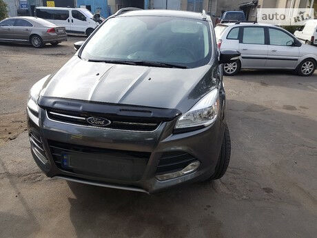 Ford Kuga 2015 года