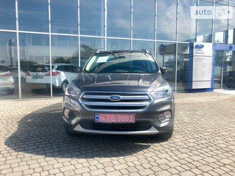 Форд Куга 2017 року Ford Kuga 2017 року
