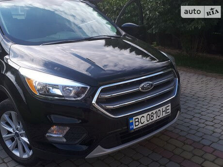 Форд Куга 2017 року Ford Kuga 2017 року