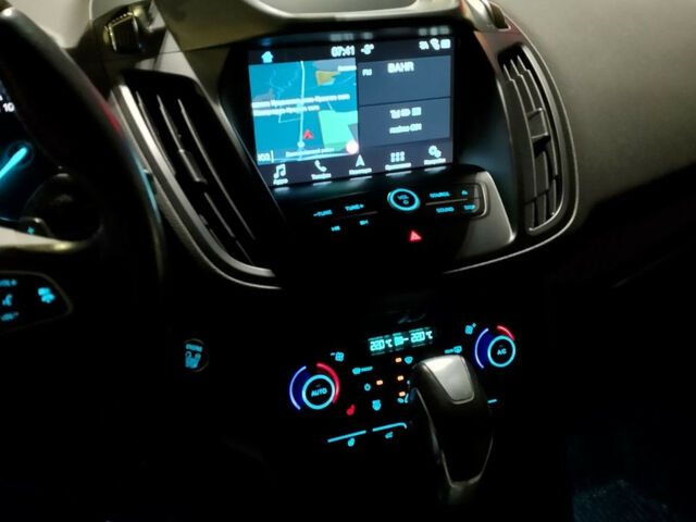 Ford Kuga 2018 року
