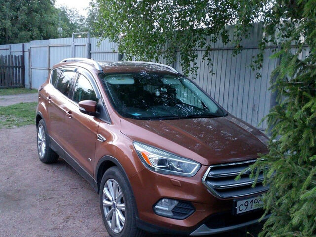 Ford Kuga 2018 року