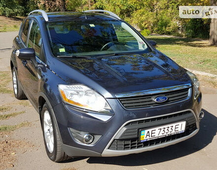 Ford Kuga 2010 года