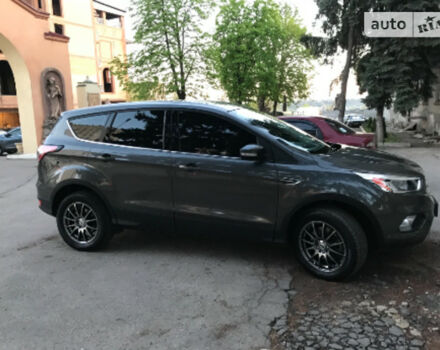 Ford Kuga 2017 года