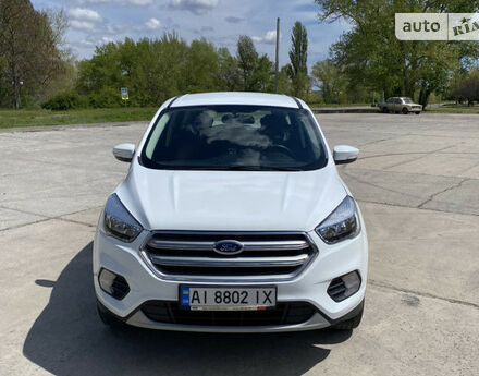 Ford Kuga 2019 года