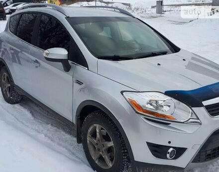 Ford Kuga 2012 року