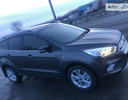 Ford Kuga 2019 року