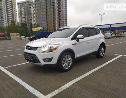 Ford Kuga 2012 року