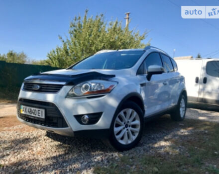 Ford Kuga 2010 року