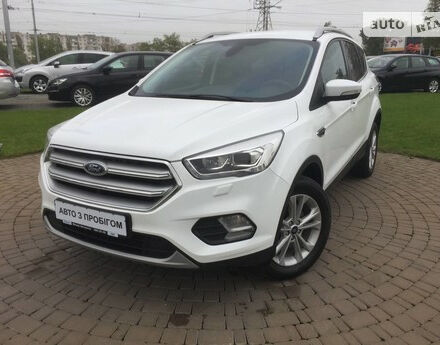 Ford Kuga 2019 года