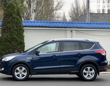 Ford Kuga 2013 року