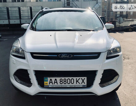 Ford Kuga 2015 года