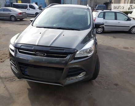 Ford Kuga 2015 года