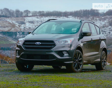 Ford Kuga 2013 года