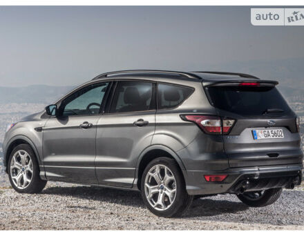 Ford Kuga 2016 року