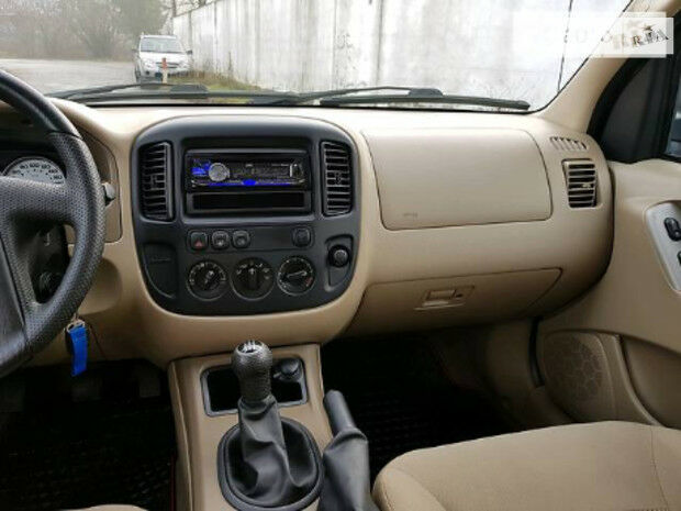 Ford Maverick 2005 года