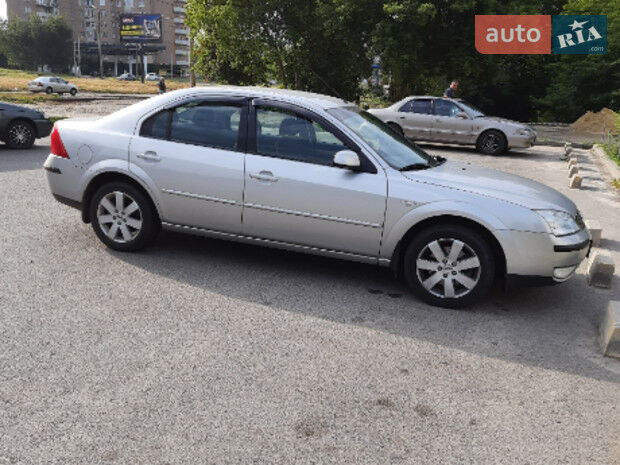 Ford Mondeo 2004 года