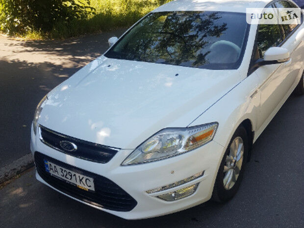 Ford Mondeo 2011 года