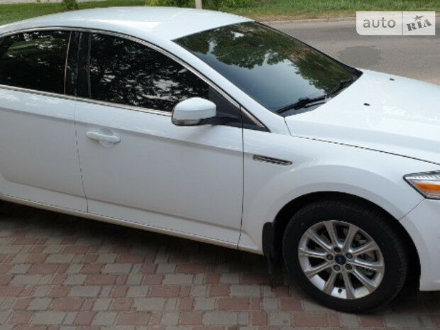 Ford Mondeo 2011 года