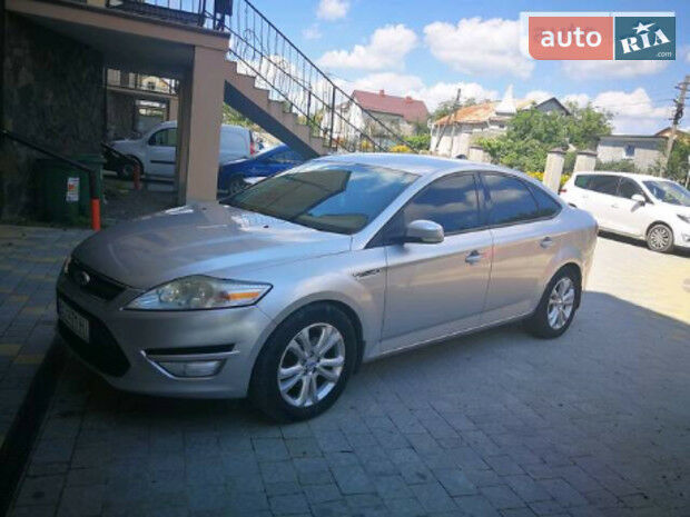 Ford Mondeo 2011 года