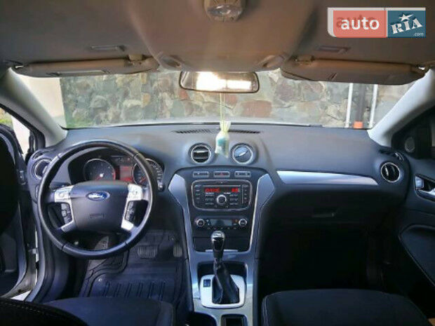 Ford Mondeo 2011 года