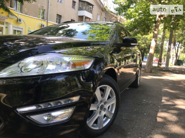 Ford Mondeo 2010 року