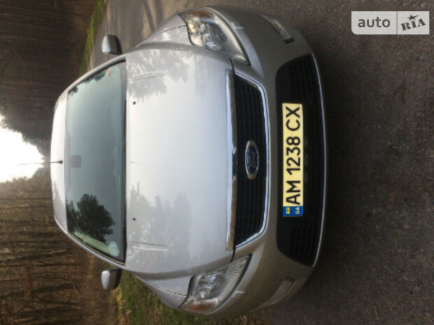 Ford Mondeo 2010 року