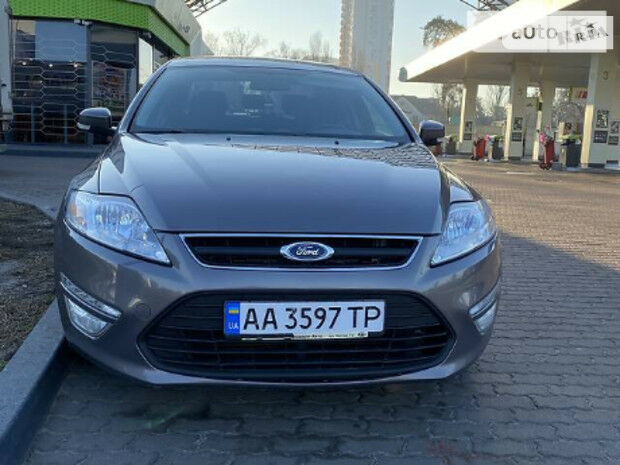 Ford Mondeo 2012 года