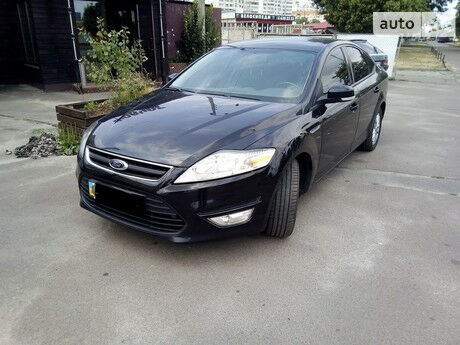 Ford Mondeo 2011 року