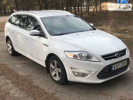 Форд Мондео 2013 року Ford Mondeo 2013 року