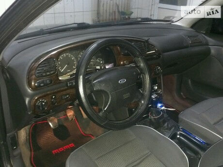 Ford Mondeo 2000 года