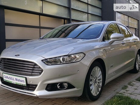 Ford Mondeo 2015 года