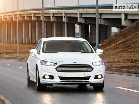 Ford Mondeo 2015 року