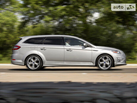 Форд Мондео 2015 года Ford Mondeo 2015 года