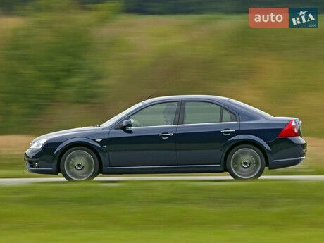 Ford Mondeo 2015 года