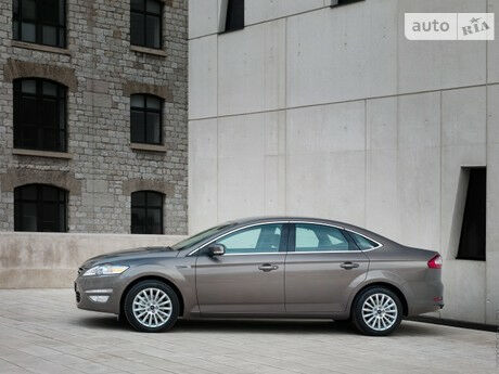 Форд Мондео 2005 року Ford Mondeo 2005 року