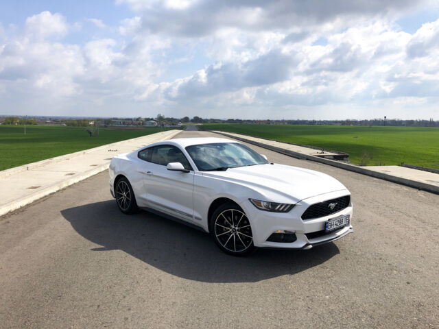 Ford Mustang 2017 року