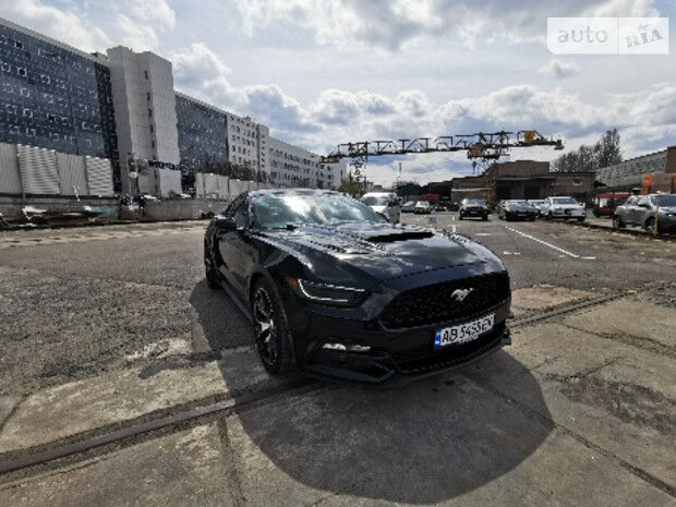 Ford Mustang 2017 года