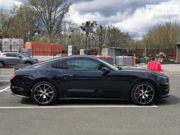 Ford Mustang 2017 року