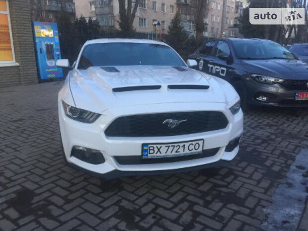 Ford Mustang 2016 року