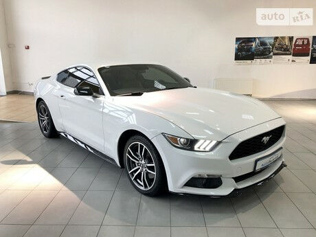 Форд Мустанг 2015 года Ford Mustang 2015 года